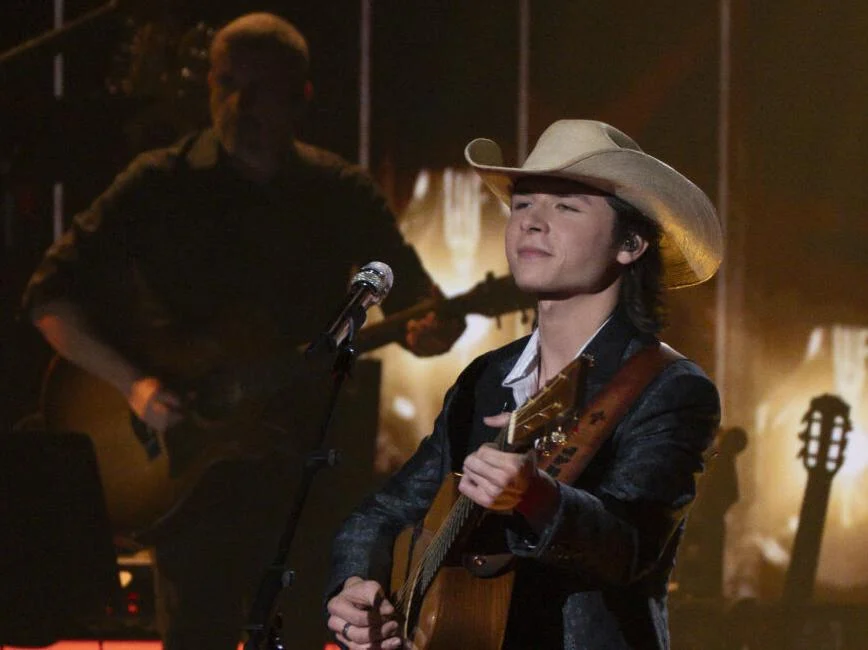 Louisiana's John Foster sings his way into 'American Idol's' Top 5. Watch his performance. 
